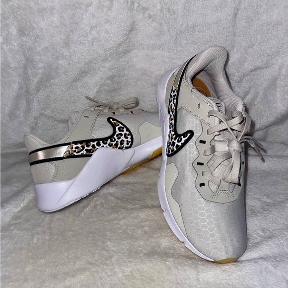 Nike Shoes - Nike NWOT Women's Neutral Off White/Gray Sneakers with Leopard Accent W7.5